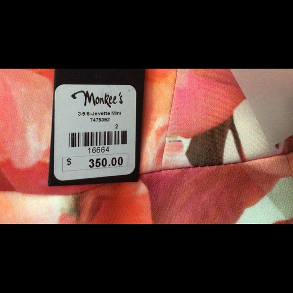 Black Halo NWT floral dress with spaghetti straps - Picture 10 of 16